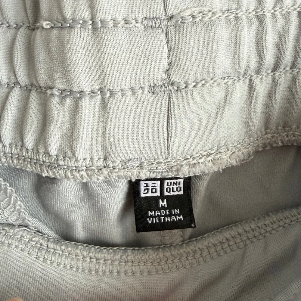 UNIQLO Ultra Stretch Active‎ Light Gray Mens Jogger Activewear Pants, M